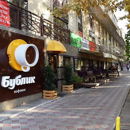 Yellow Apartment In The Center Of Bişkek Dış mekan fotoğraf