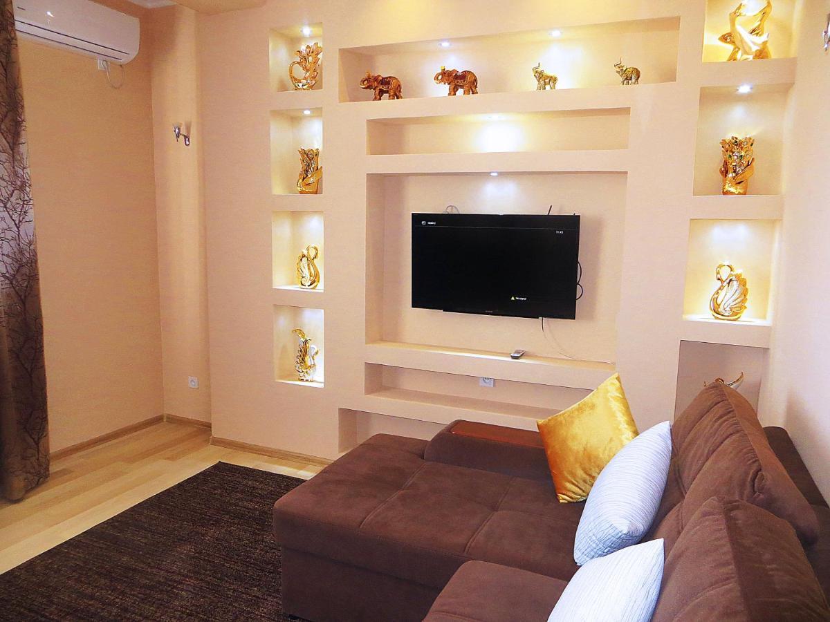 Yellow Apartment In The Center Of Bişkek Dış mekan fotoğraf